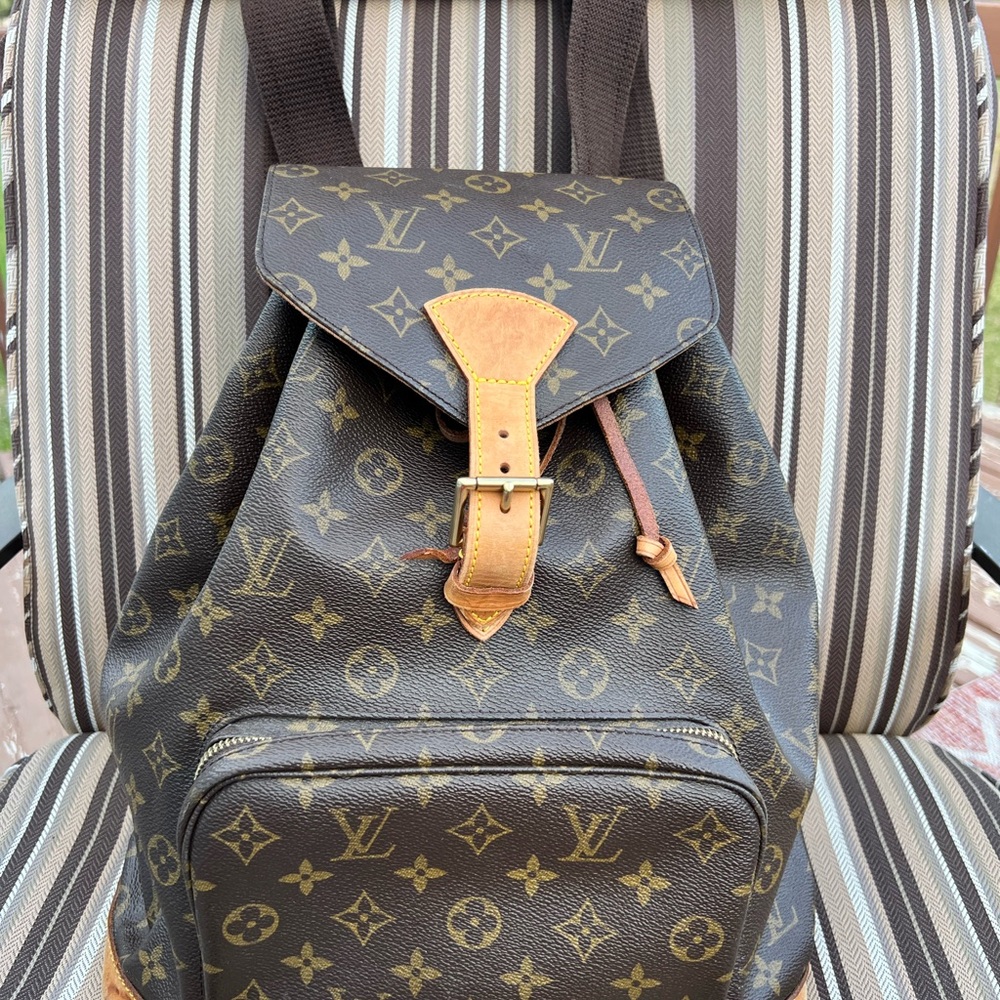 ⛔️SOLD⛔️Louis Vuitton Brown Monogram Backpack